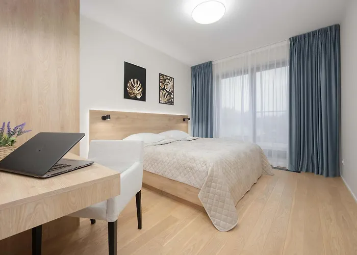 Air Conditioned Apartment With Parking And Desk For Remote Work In Warsaw By Noclegi Renters
